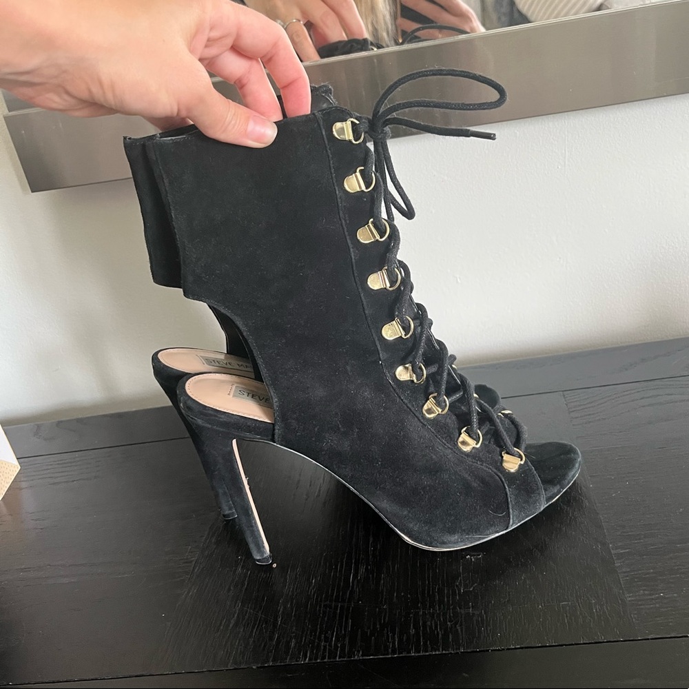 Steve Madden heals